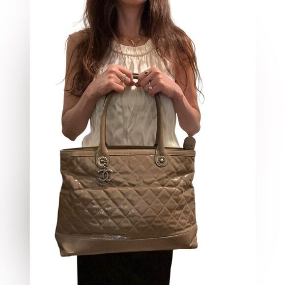 Chanel Tan Quilted Tote Bag with Structured Design - Picture 14 of 14